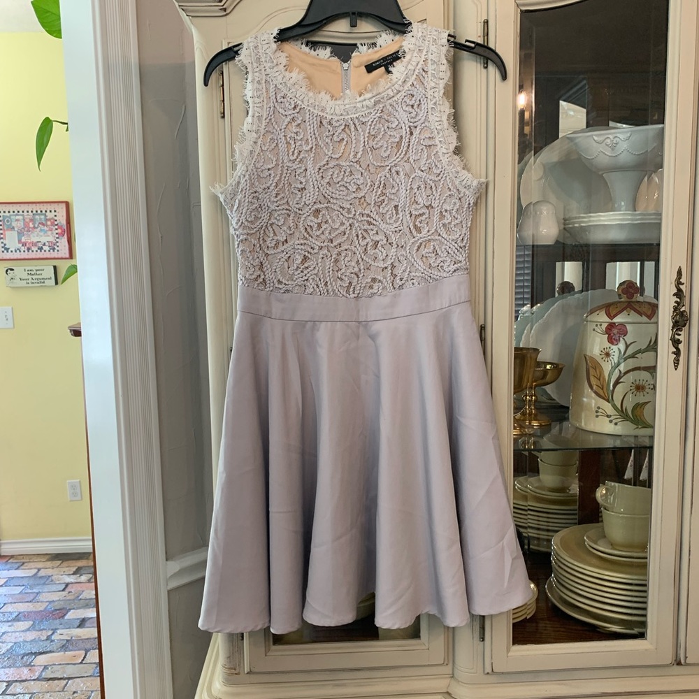 $10 FINAL MARKDOWN Romeo + Juliet Couture Fit & Flare dressy Lace Dress M